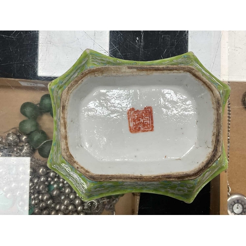 1162 - Oriental - Ginger jars, pot pourri, Chinese bowls, other ceramics:- One Box.