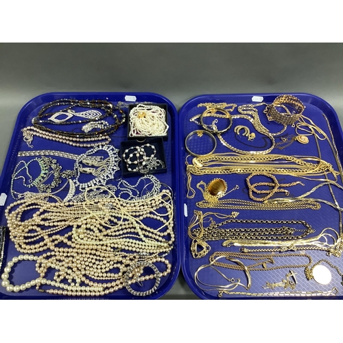 206 - A Collection of Modern Costume Jewellery, to include freshwater pearl beads, imitation pearls, diama... 