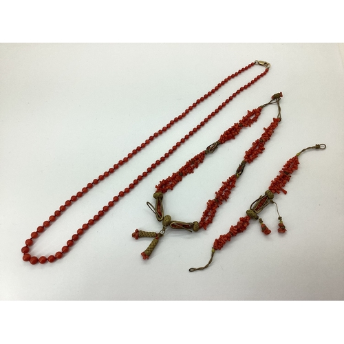 116 - A Vintage Coral Single Strand Graduated Bead Necklace, to later modern clasp stamped 