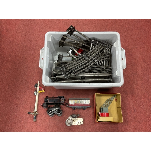 415 - A Quantity of Post-War Hornby '0' Gauge Tinplate, including an 0-4-0 clockwork locomotive (mechanism... 