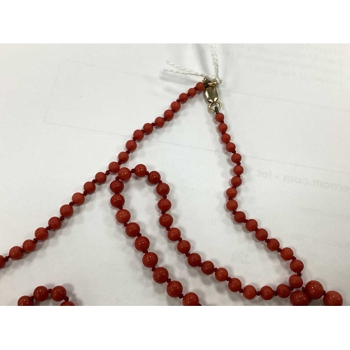 116 - A Vintage Coral Single Strand Graduated Bead Necklace, to later modern clasp stamped 
