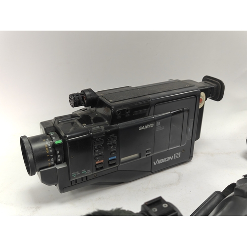 1039 - Video Camcorders to include Sony Video Hi8 Handycam CCD-V800E, Sony Handycam Video Hi8 CCD-TR780E PA... 