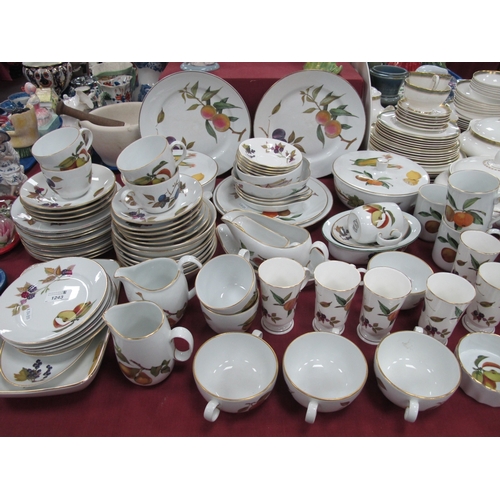 1243 - Royal Worcester Evesham, dinner, tea and coffee service; bowls, dinner, plates, tureens, tea, coffee... 