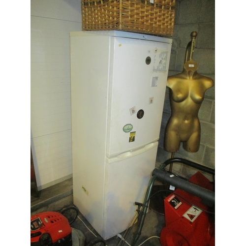 752 - Zanussi Fridge Freezer