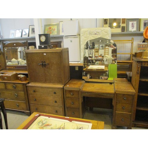 540 - Oak Dressing Table and Linen Chest