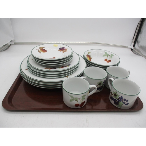 166 - Royal Worcester Evesham Vale Breakfast Service, 20 pieces