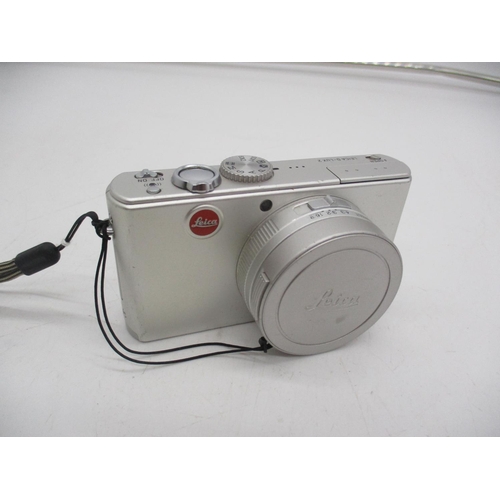 393 - Leica D-Lux 2 Camera No 3049790
