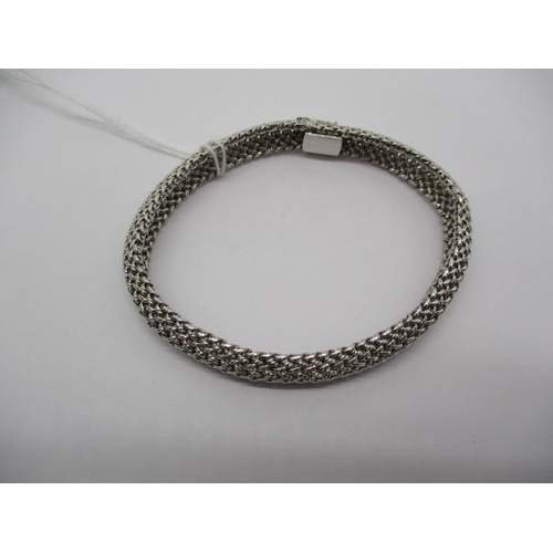 443 - 18ct White Gold Bracelet, 25.7g