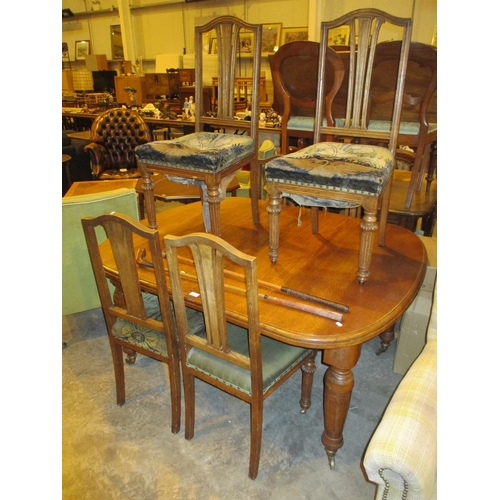 627 - Victorian Oak Extending Dining Table with 2 Leaves, Handle and 6 Chairs