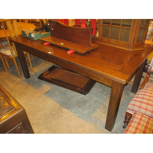 641 - Modern Extending Dining Table with 2 Leaves