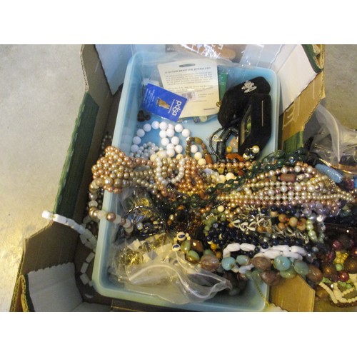 482 - Large Collection of Costume Jewellery