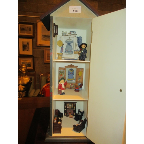 118 - Dolls House Display