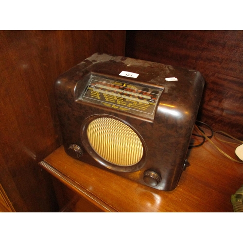 123 - Bush DAC 90A Radio