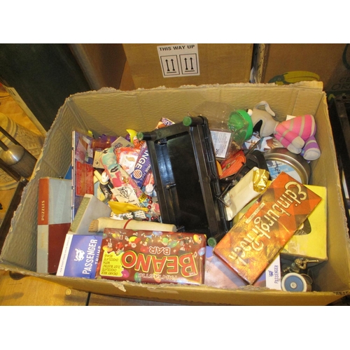 31 - Box of Collectables and Novelties