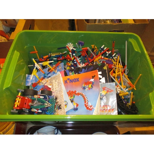 75 - Box of KNEX