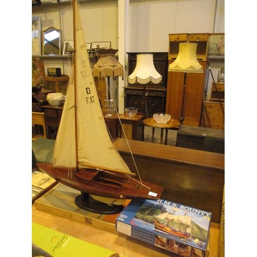 257 - Drage Kit and Model and an HMS Bounty Kit