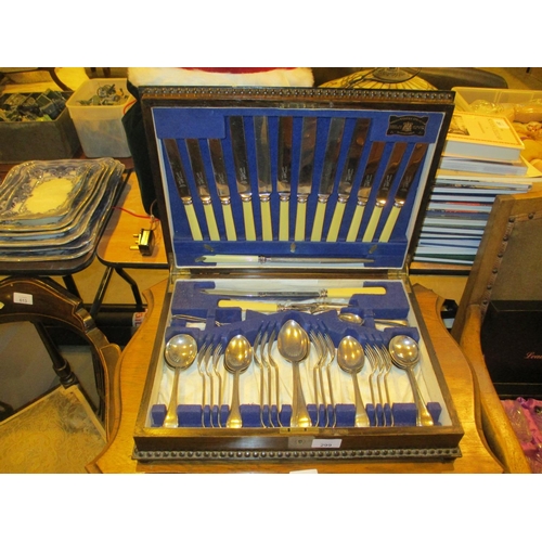 299 - Viners Canteen of Silver Plated Cutlery