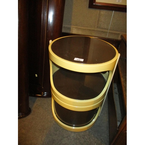 656 - 1970's Plastic Side Table