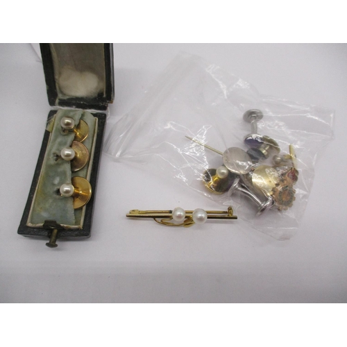 315 - 9ct Gold 2 Pearl Bar Brooch, Case of 3 Shirt Studs and Other Studs etc