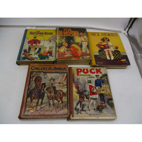 321 - Cassells Childrens Annual 1930, Puck Annual 1928, Nice Stories, The Bumper Budget and The Hotspur Bo... 