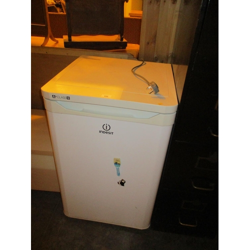 532 - Indesit Fridge