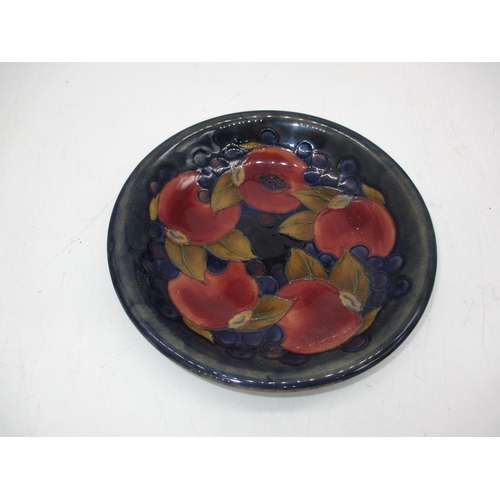 303 - Moorcroft Potter Pomegranate Plate, 18,5cm