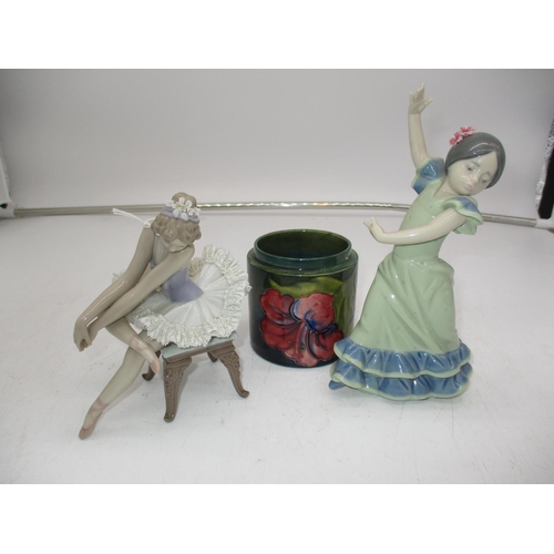 419 - Small Moorcroft Pot and 2 Lladro Figures