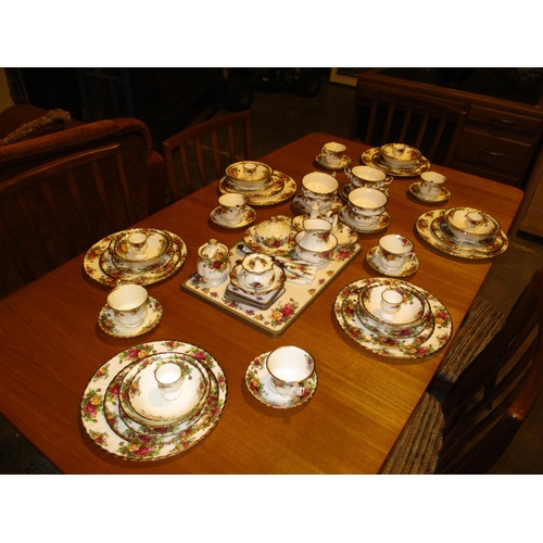 178A - Royal Albert Old Country Roses 70 Piece Dinner Service, plus Coasters, Mats and Tea Spoons