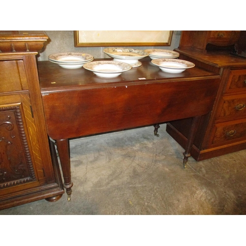 676 - Victorian Mahogany Pembroke Table