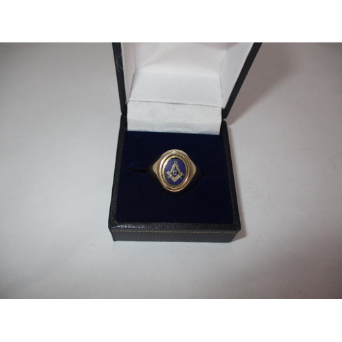 522 - 9ct Gold Masonic Enamel Swivel Ring