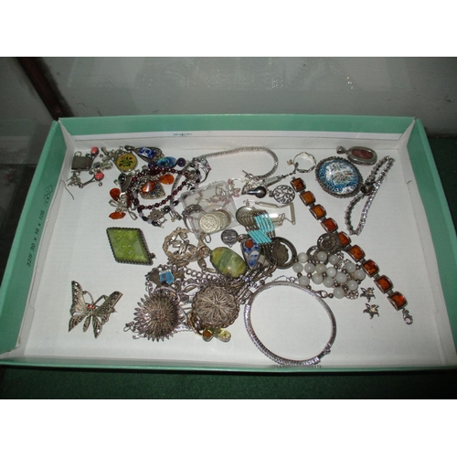 524 - Selection of Mainly Silver Jewellery