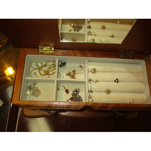 397 - Collection of Jewellery including a Silver Brooch by RA