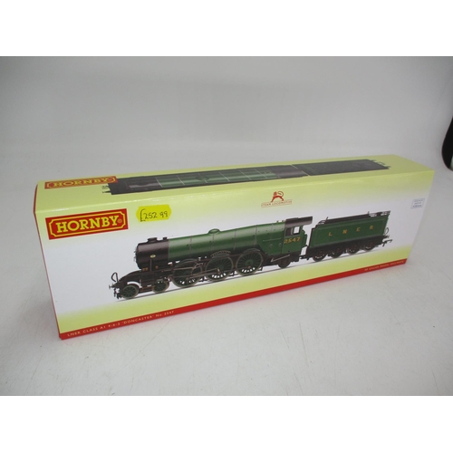 141 - R3990 Hornby LNER Class A1 4-6-2 Doncaster 2547