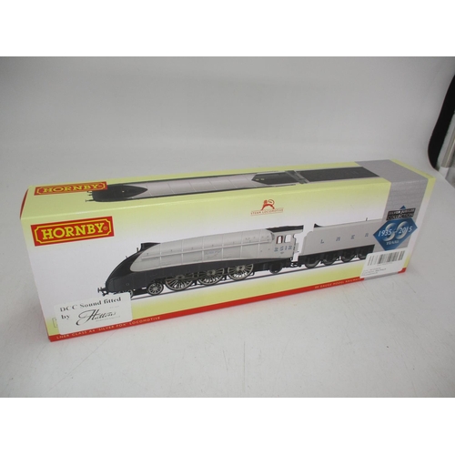 143 - R3309 Hornby LNER Silver Jubilee A4 Silver Fox with DCC Sound