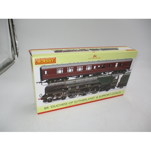 274 - R3221 Hornby BR Duchess of Sutherland and Coach Train Pack