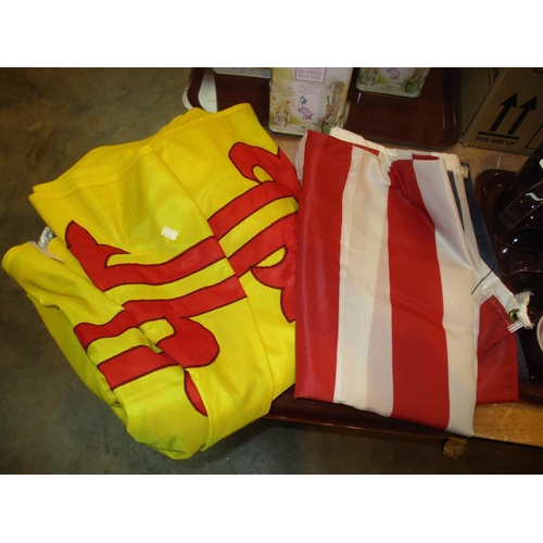 328 - Lion Rampant and USA Flags