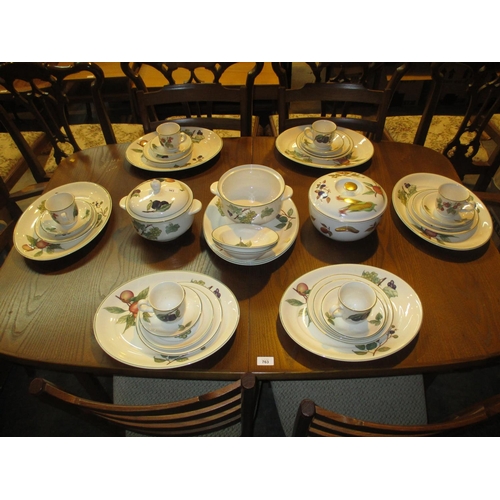 363 - Noritake Westbury Dinner Service, 36 pieces, and a Royal Worcester Casserole