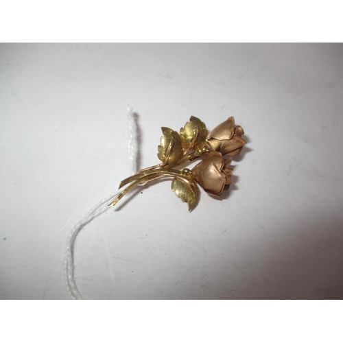 641 - 14ct Gold Rose Stray Brooch, Stamped 585, 5.4g