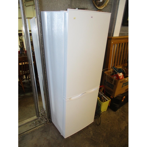 689 - Fridge Freezer