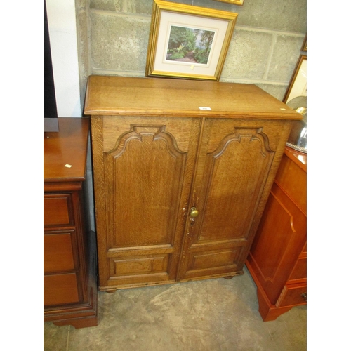 696 - Traditional Oak Side Cabinet, 73cm