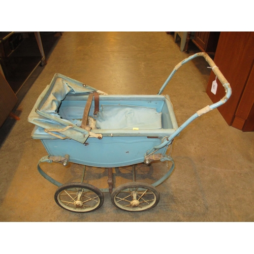 207 - Triang Dolls Pram