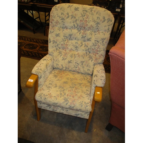 514 - Deep Buttoned Lounge Chair