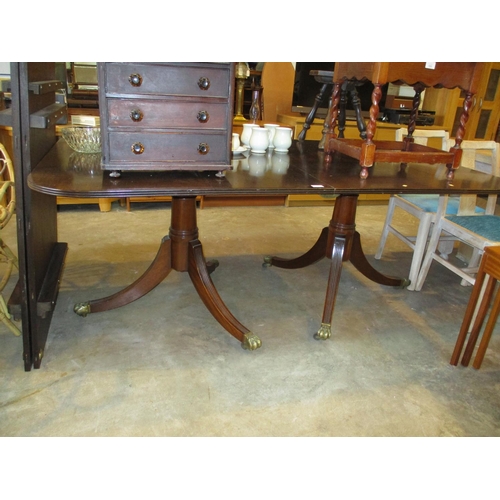 534 - Regency Style Mahogany Extending Dining Table with 2 Leaves