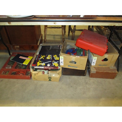 208 - Quantity of Vintage and Modern Meccano etc