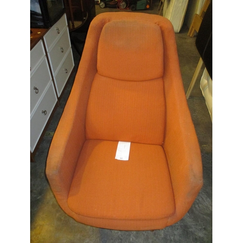 562 - Mid 20th Century Revolving Lounge Chair