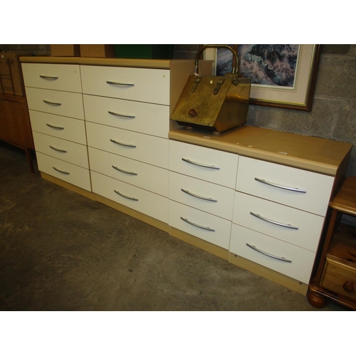 576 - Two Pairs of Chests of Drawers, 79 and 45cm