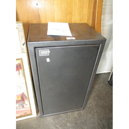 190 - Boxx Security Safe with Key