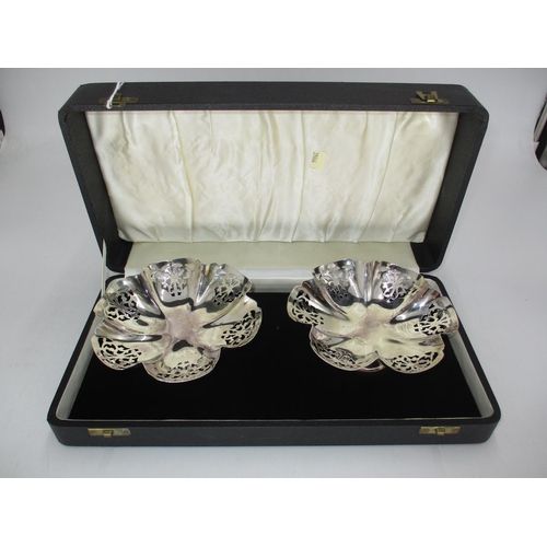 583 - Cased Pair of Pierced Silver Bonbon Dishes, Sheffield 1935, Maker EV, 268g