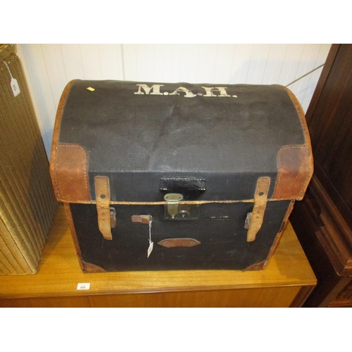 655 - Vintage Trunk