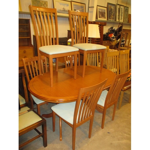 688 - Modern Extending Dining Table with 6 Chairs